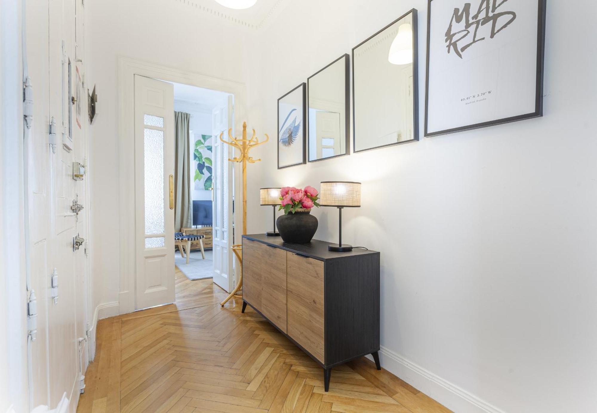 Apartamento Santa Ana Place En Madryt Zewnętrze zdjęcie