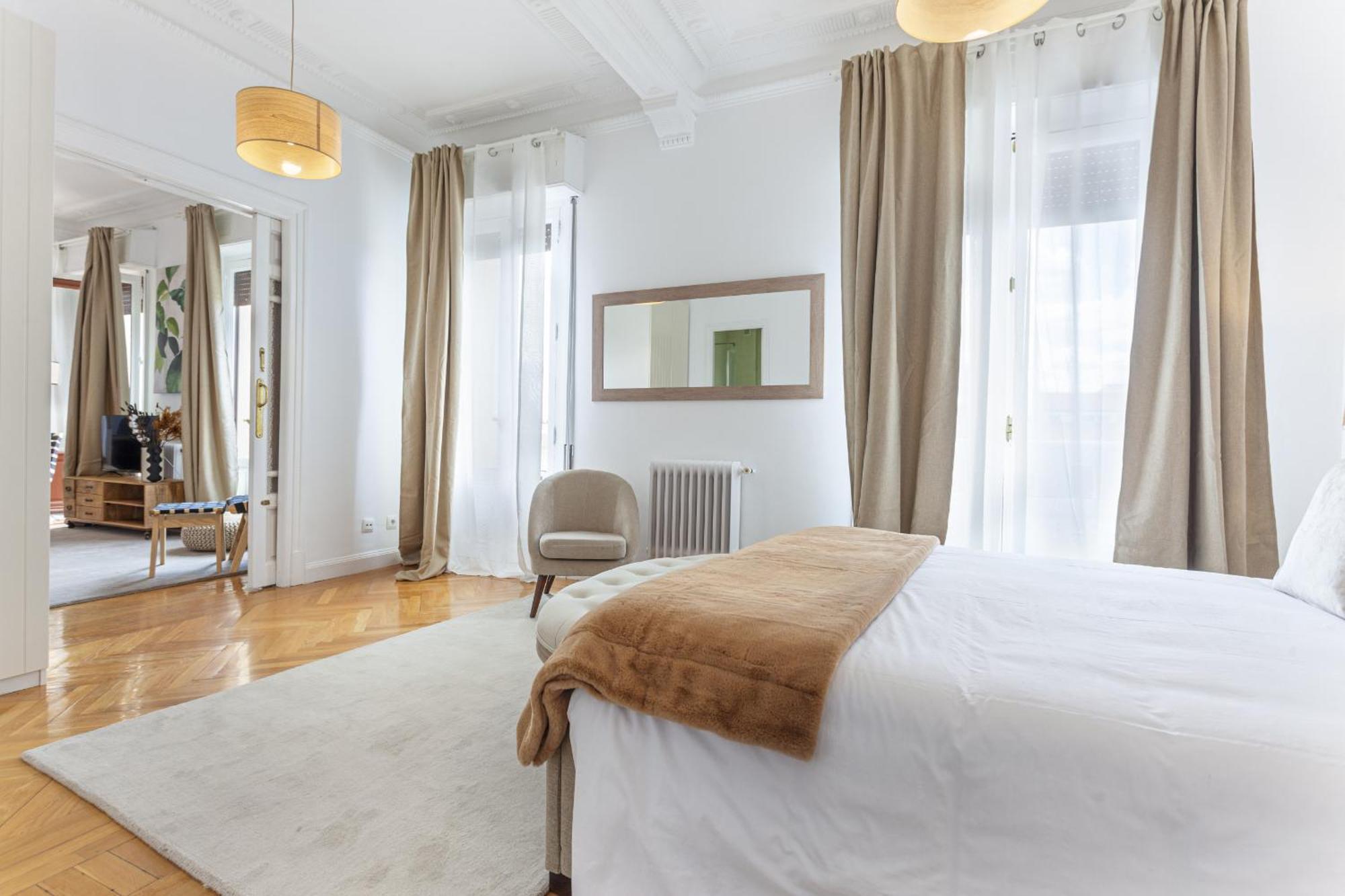 Apartamento Santa Ana Place En Madryt Zewnętrze zdjęcie